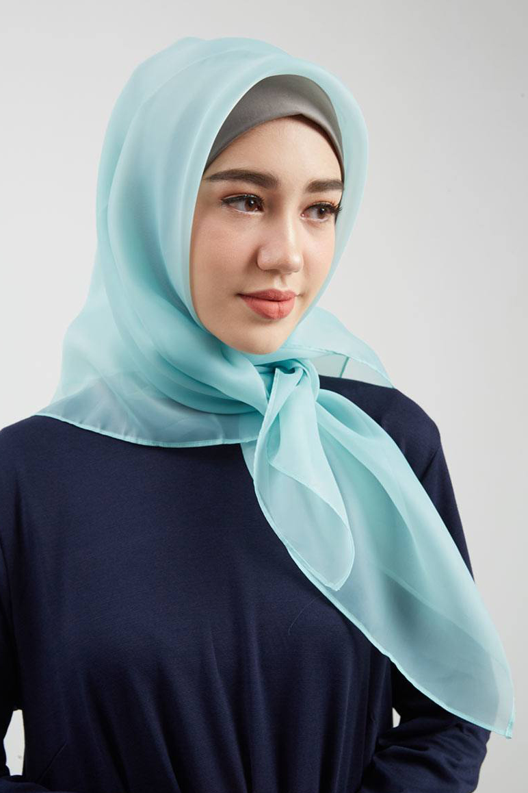 Baru 43+ Model Hijab Organza Wisuda