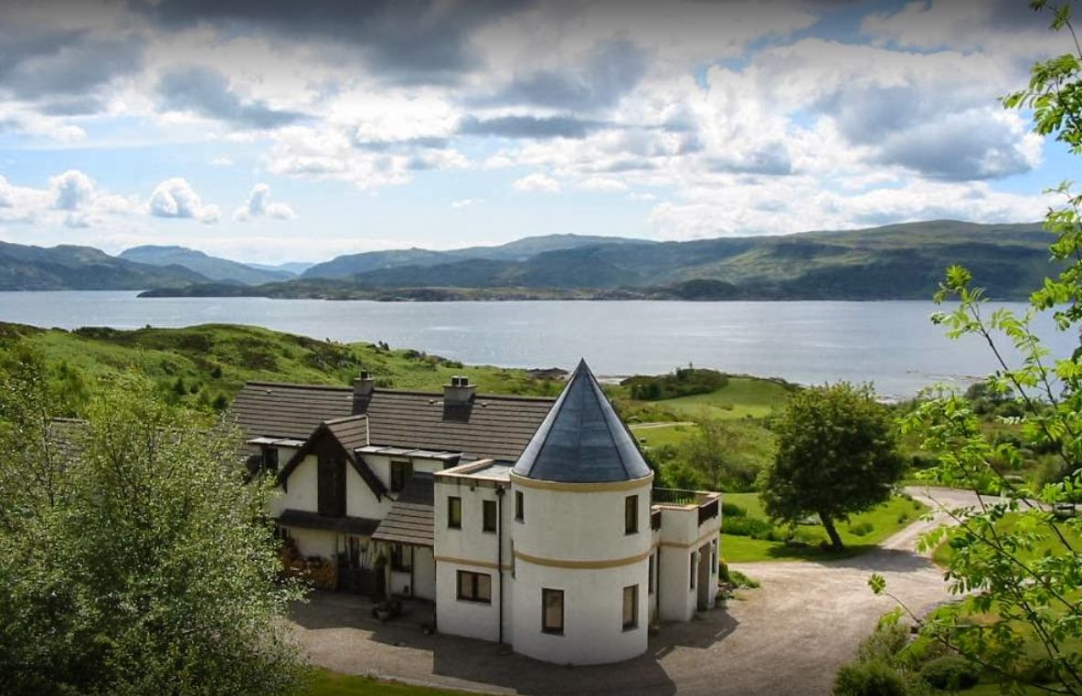 The Holiday Cottages Lochside Follies, Ardslignish, Lochaber