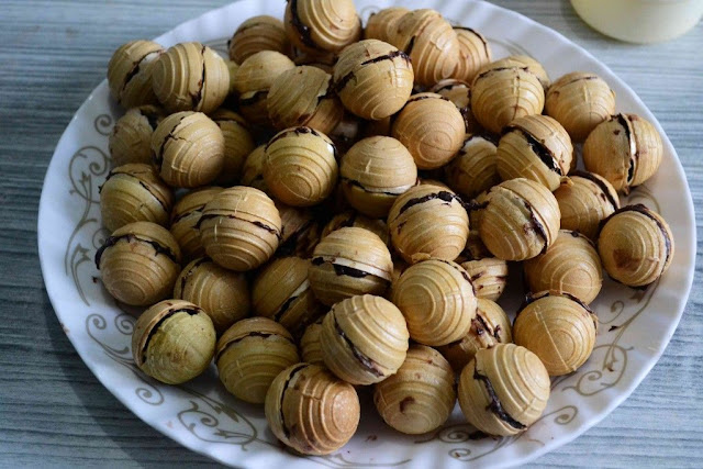 https://chakhley.blogspot.com Ferrero Rochers Chocolate Recipe, how to make ferrero Rochers at home