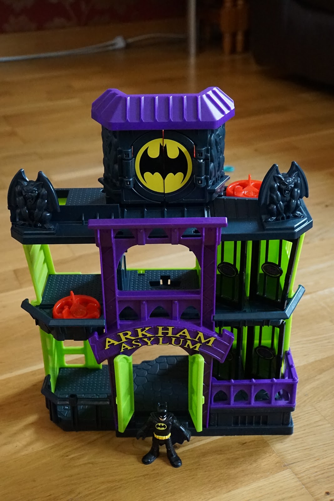 imaginext dc super friends arkham asylum