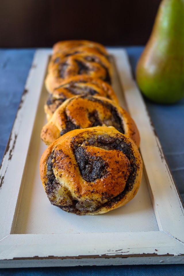 sia´s soulfood foodblog: Mohnschnecken mit Weißwein-Birnen-Kompott sia´s soulfood foodblog: Mohnschnecken mit Weißwein-Birnen-Kompott