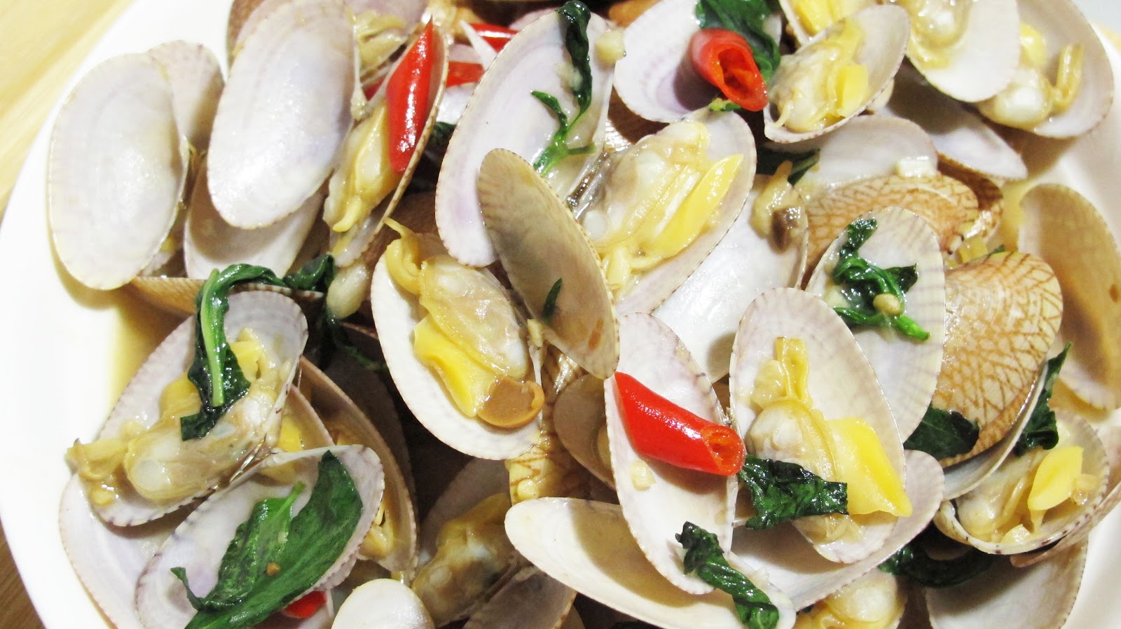 KitchenAholics Stirfried Clams with Thai Basil