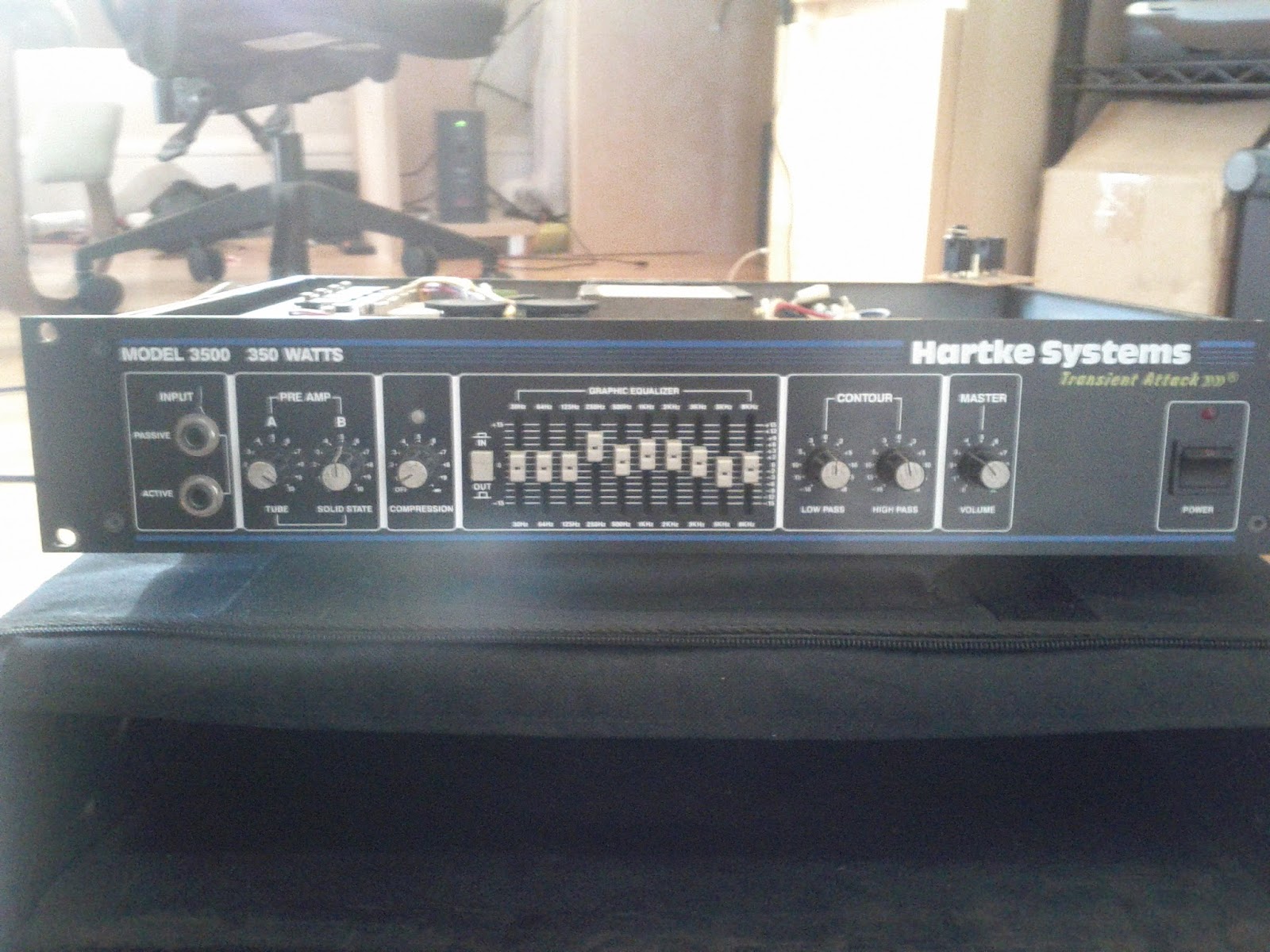 Soundular Electronics Repairing a Hartke bass amp