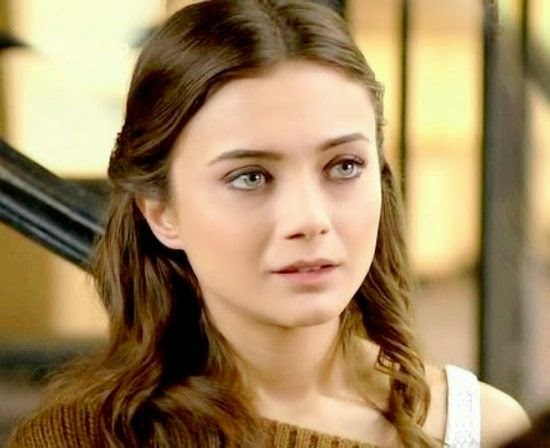 صور داملا سونمز damla Sonmez بطلة مسلسل حكاية حب ومسلسل حرب الورود حرب الورود المسلسل التركى , سيجكين أوزديمير , طول جيهان , السيره الزاتية لجوري