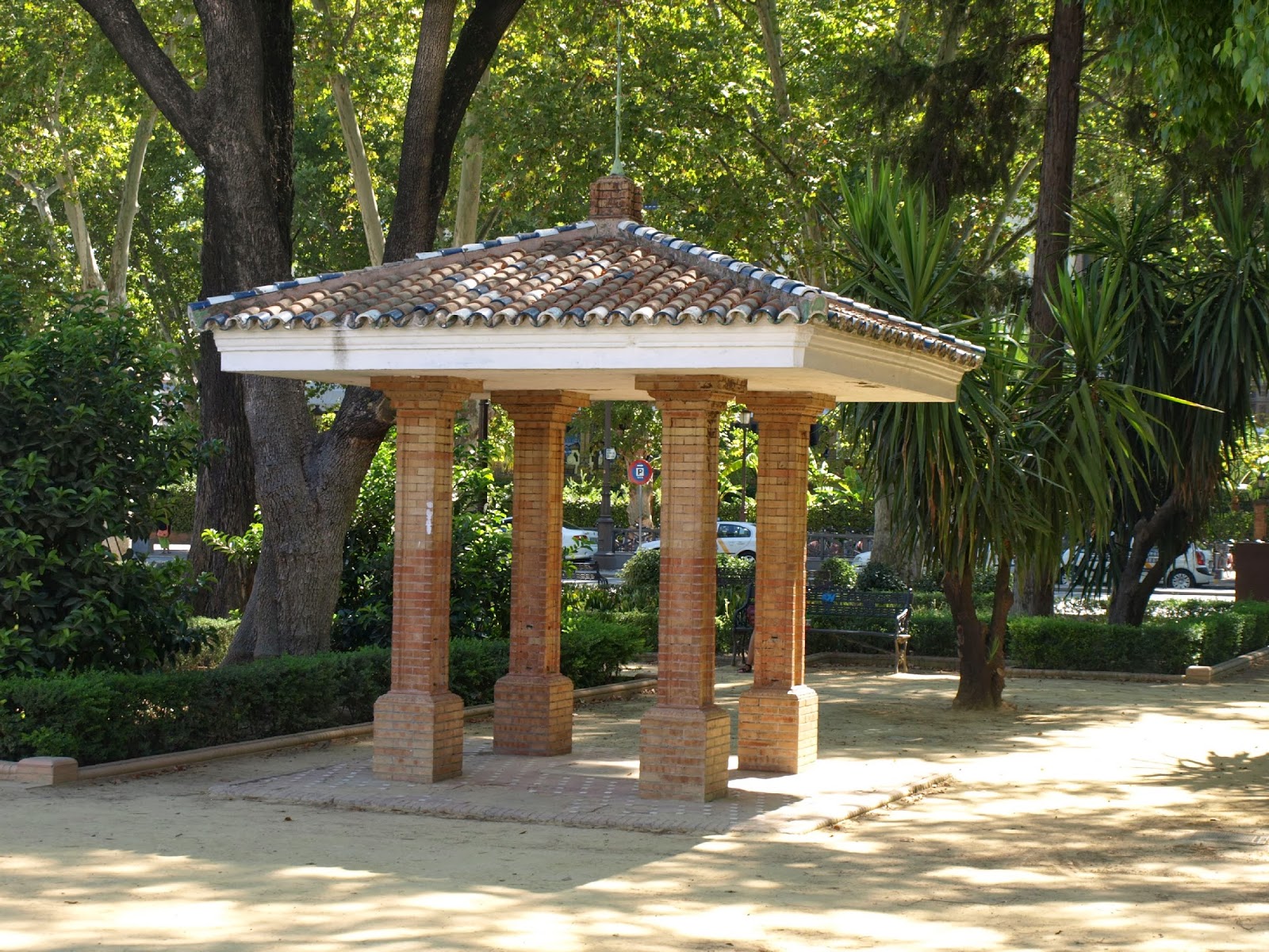 Sevilla Daily Photo Los Jardines de la Reina Cristina (4) el Templete