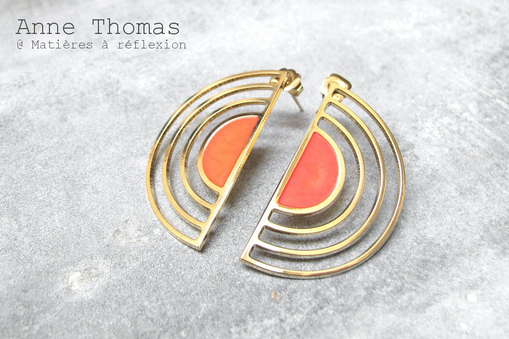 Anne Thomas boucles d'oreille rouge fluo