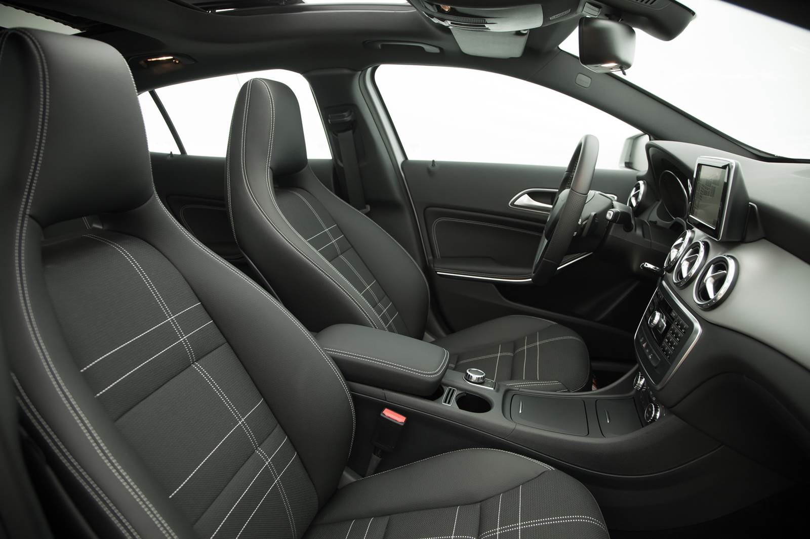 Mercedes GLA200 Advance - interior