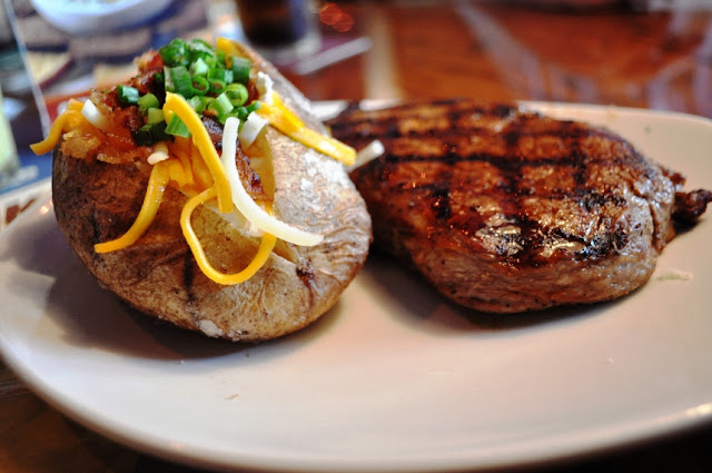 Mom Daughter Style: Dinner at Outback Steakhouse