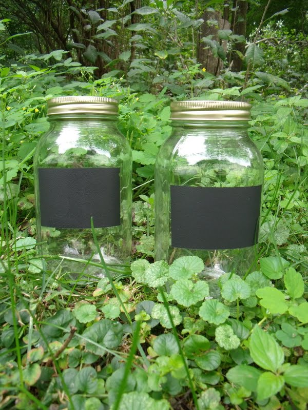 a date 2 create Chalk board paint mason jars