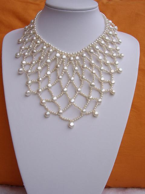 MALAR WORLD: Pearl Necklace Designs