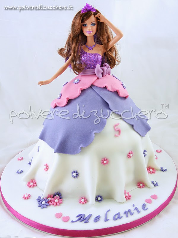 Torta Barbie Principessa, decorata in pasta di zucchero