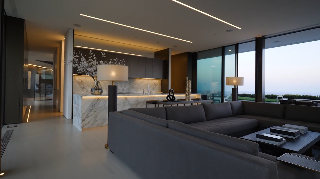 31 Interior Design Photos vs. Tour 11490 Orum Rd, Los Angeles, CA