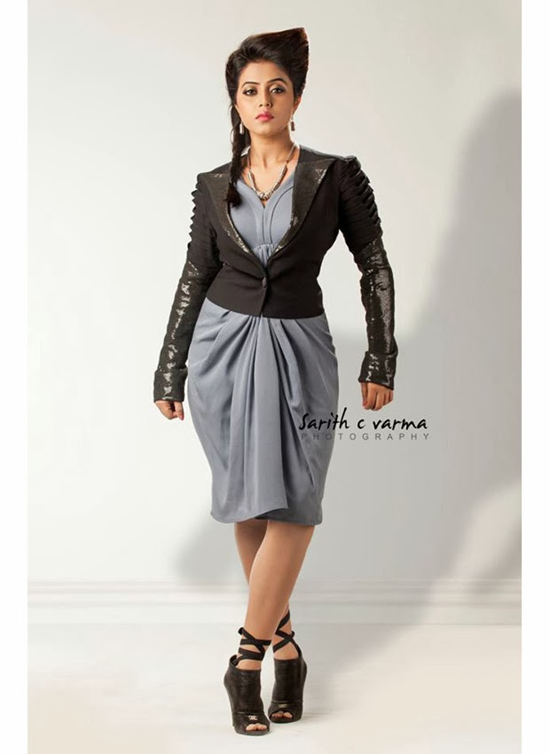 Poorna-latest-hot-Photo-shoot-Photos-01.