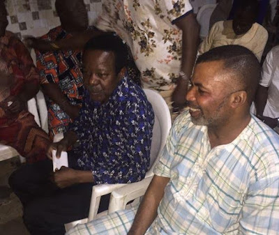 Photogist: US Automobile Dealer Gifts A Brand New Car & 10M Cheque To King Sunny Ade KSA