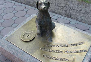 Monumen Homeless Dog di Rusia