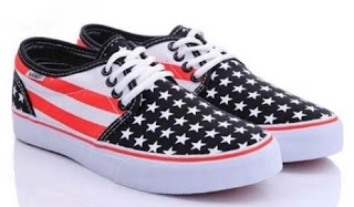 Model Sepatu Kets Wanita Merk Vans Merek Sepatu Kets Keren Wanita Yang Paling Banyak Dipakai