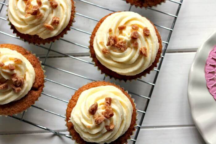 Vanilla Cupcakes with a Fudge frosting Vanilla Cupcakes with a Fudge frosting