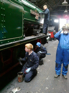 The youth team cleaning No.6