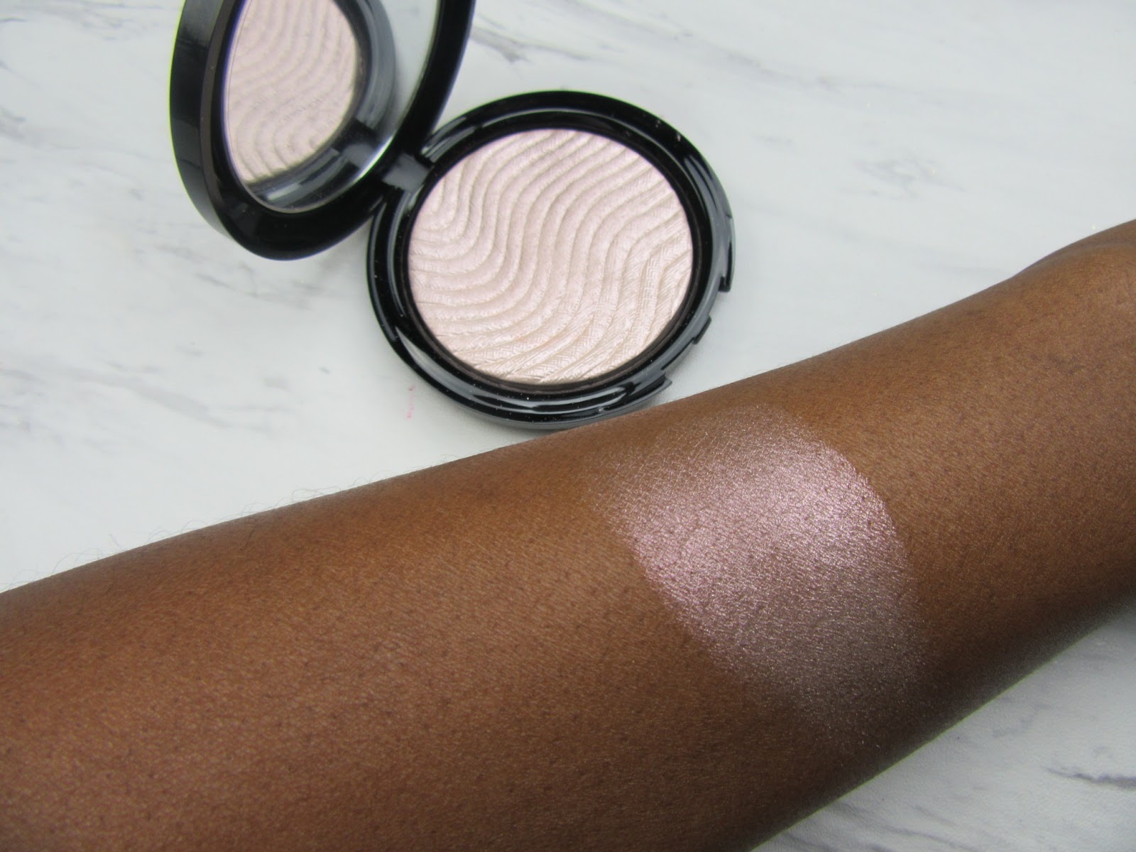 F Makeup Forever Pro Light Fusion Highlighters swatches