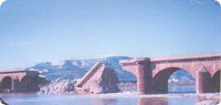 Fuente: http://vencamp.blogspot.com.es/2011/04/hundimiento-del-puente-de-molins-de-rei.html Puente de Molins o de Carlos III