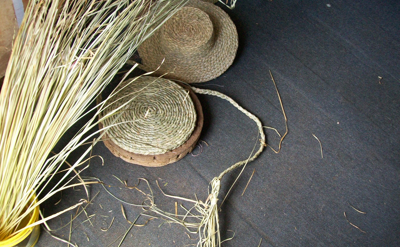 DiDa Design Studio People in Spotlight Simple Master Weaver