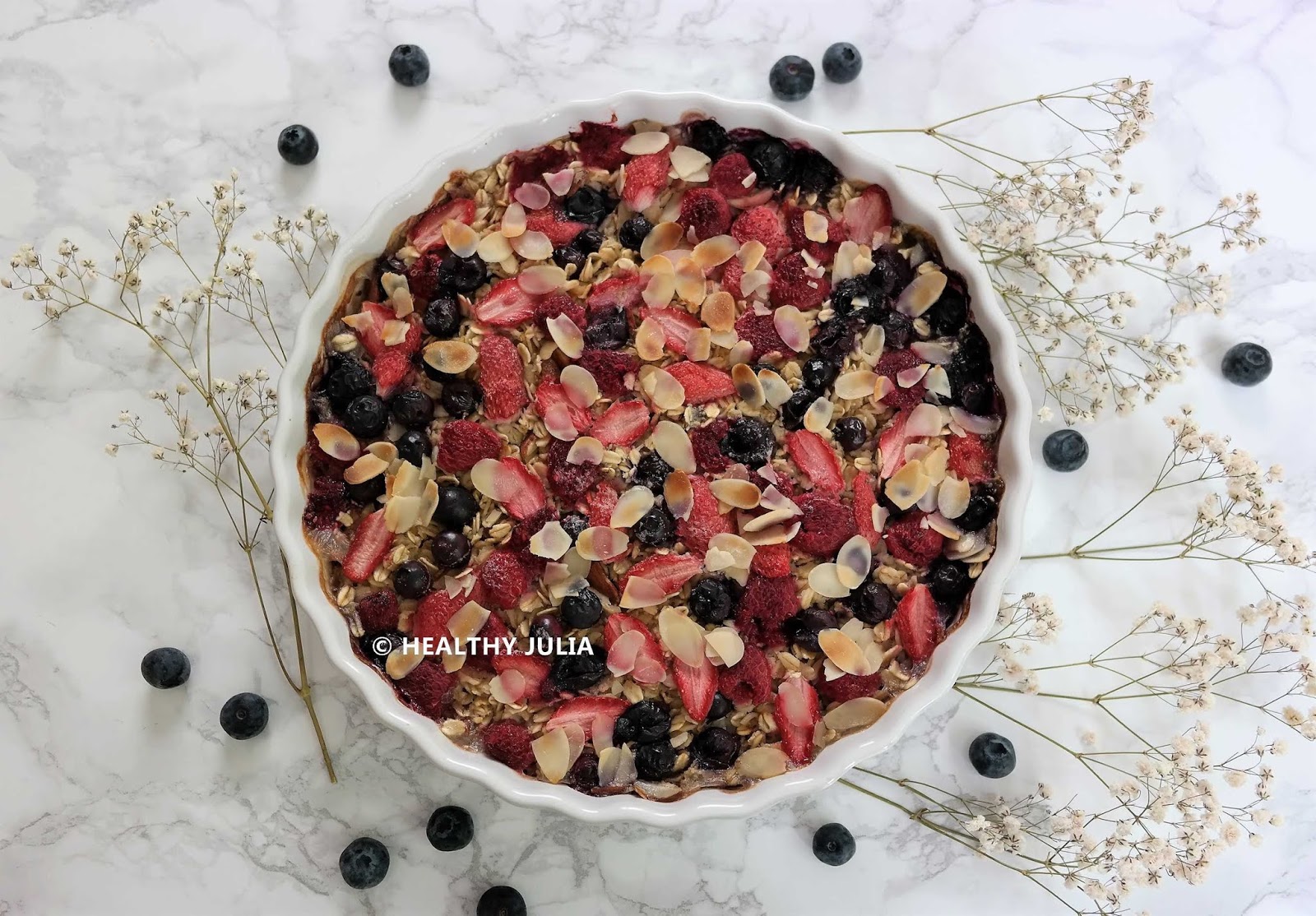 GRATIN DE FLOCONS D'AVOINE AUX FRUITS ROUGES - Healthy Julia