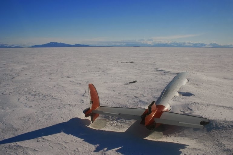 12.+The+remains+of+the+Pegasus+in+McMurdo+Sound,+Antarctica