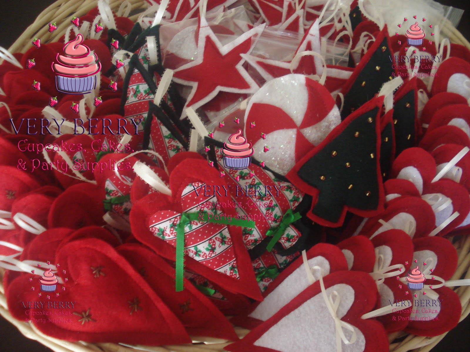 Veryberry Cupcakes: CHRISTMAS FABRIC ORNAMENTS