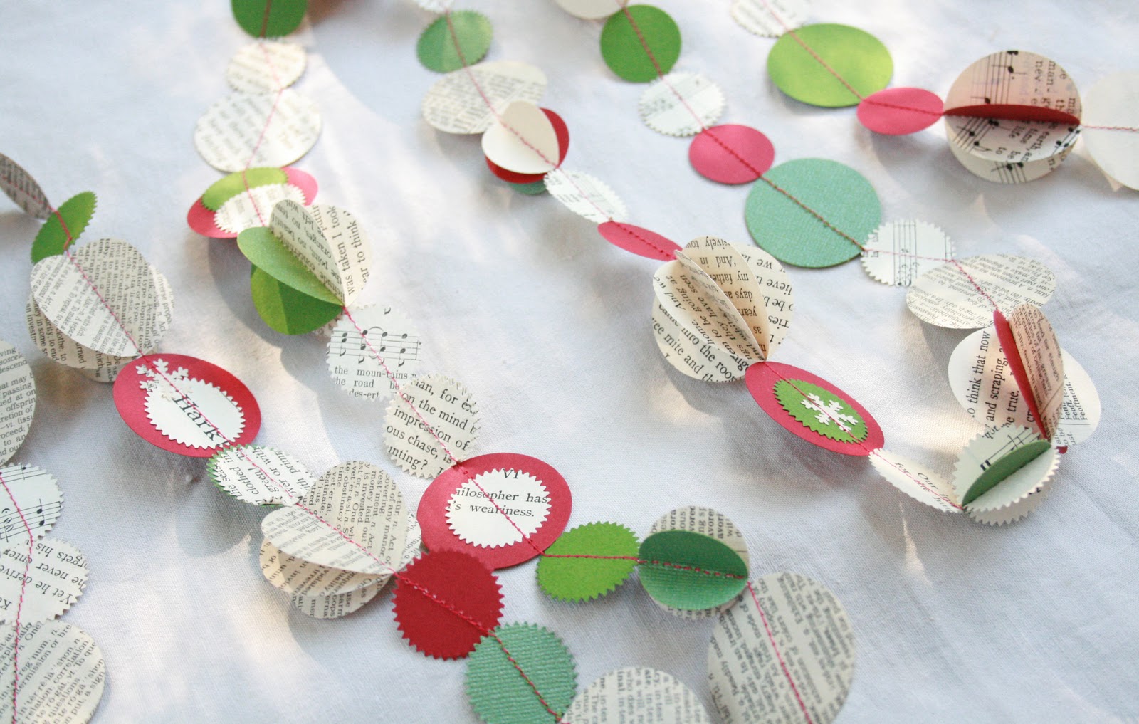 The Creative Place: DIY :: Festive Holiday Garland