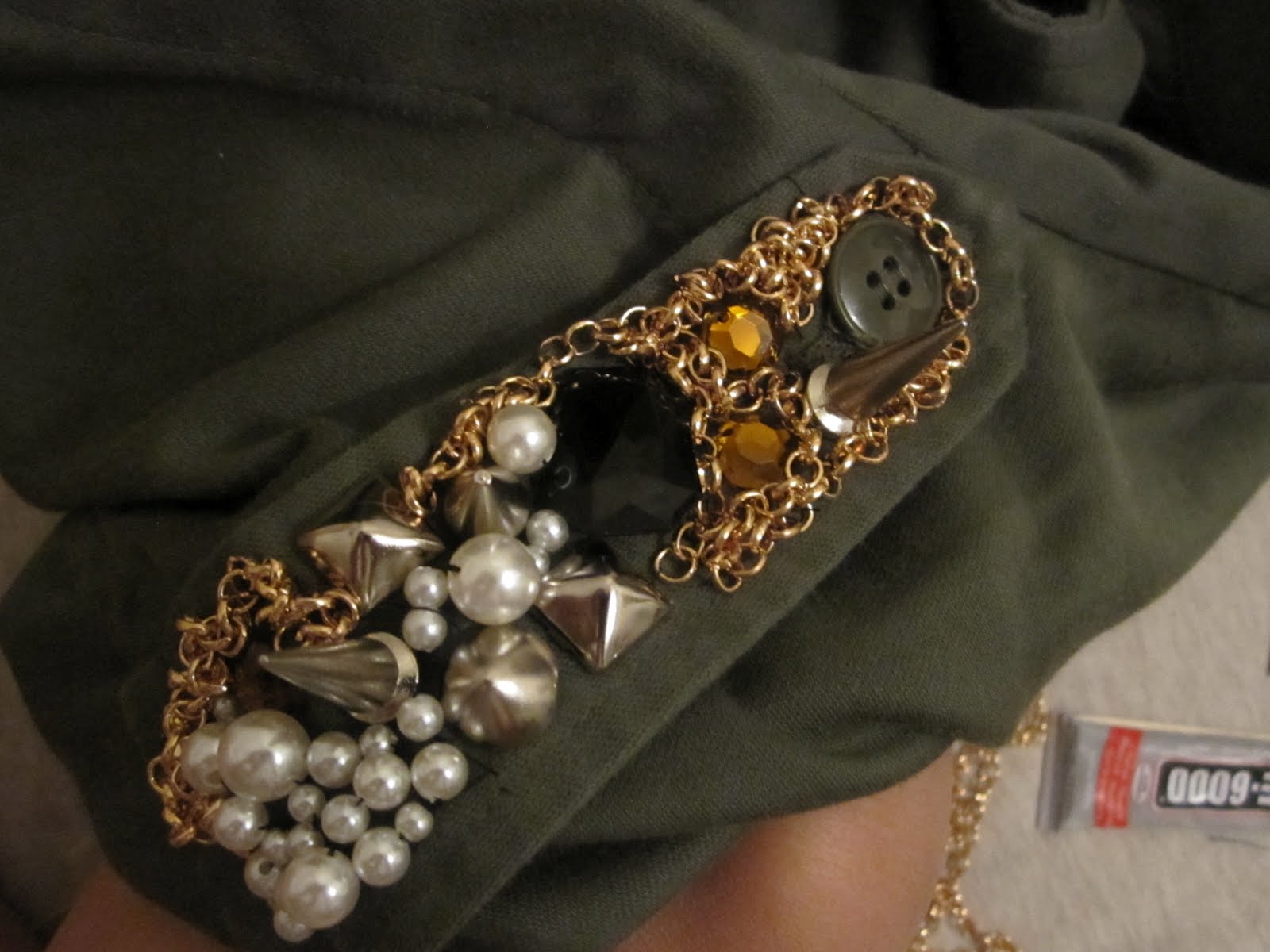 Mai Inspiration DIY Shoulder pads