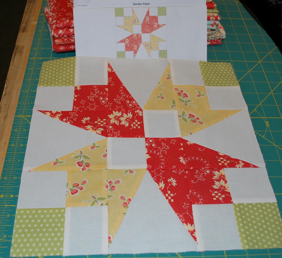 {Sisters and Quilters}: APPLE PIE IN THE SKY QUILT ALONG BLOCK 12