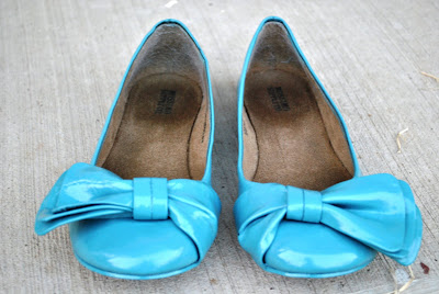 15 AMAZING and easy Shoe Makeovers... the36thavenue.com