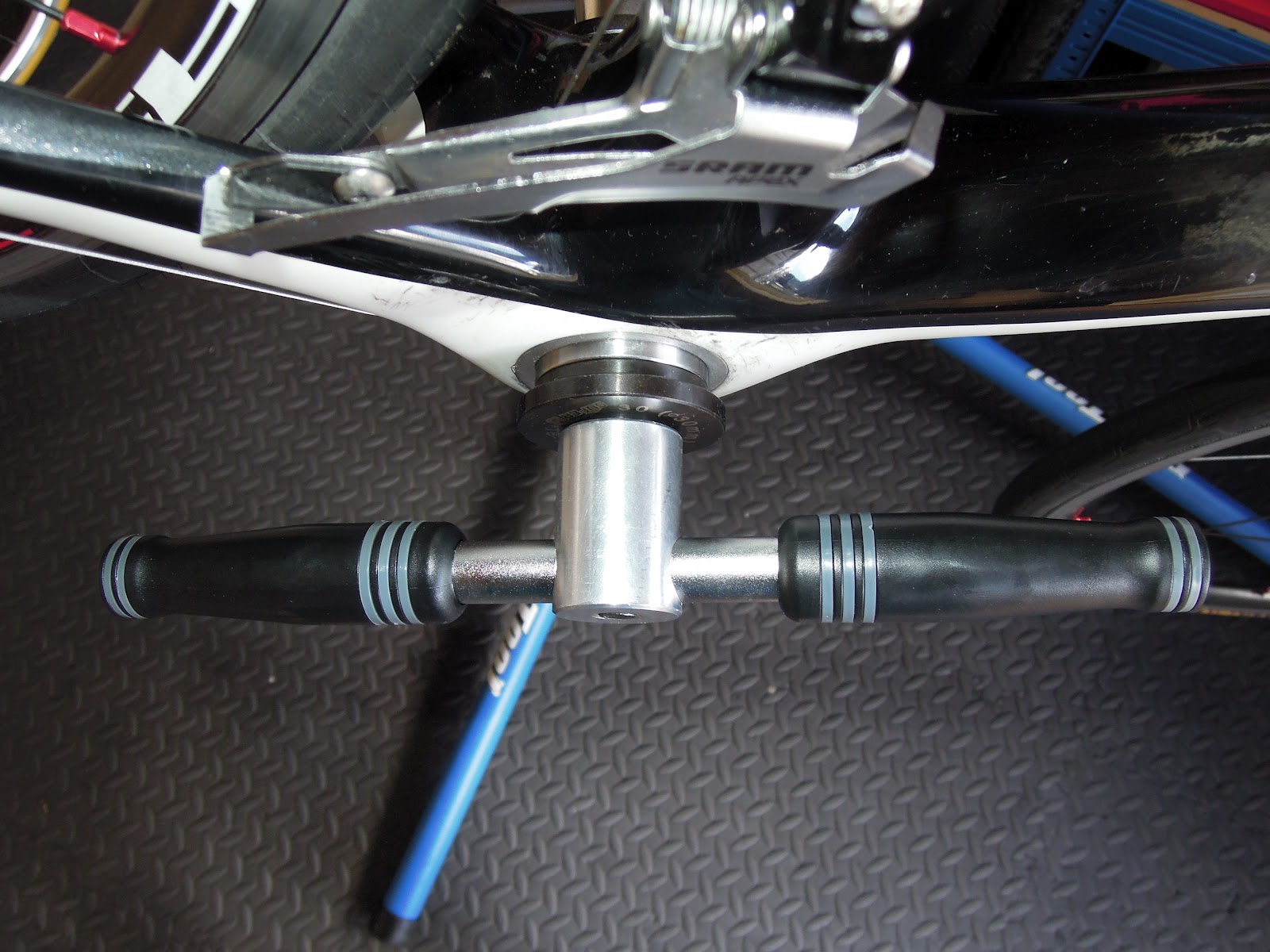 Bobs Bike Shed Fitting BB30 bearings
