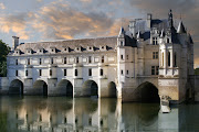 Among the most remarkable castles Chambord with more than 420 rooms and 282 . (chenonceaux vallee loire )