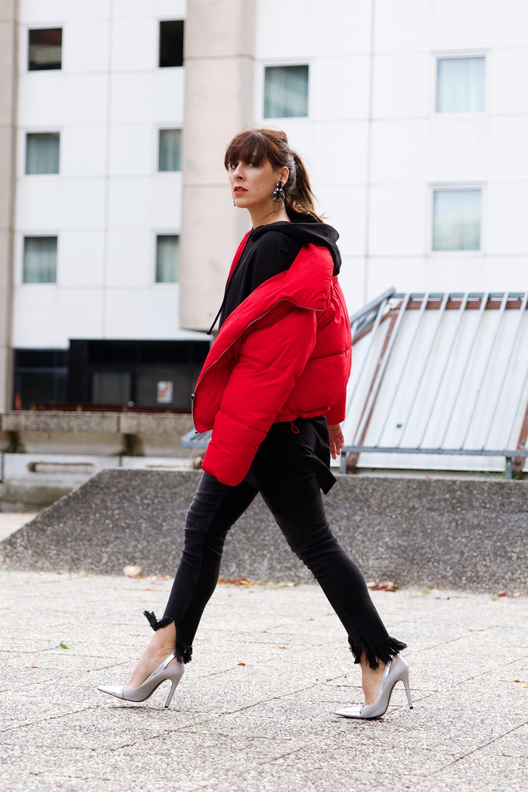 doudoune rouge Bershka et pull à capuche / manteau hiver