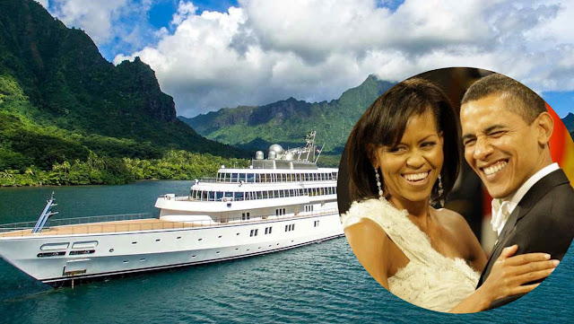Michelle Obama posa para Barack en un súper yate