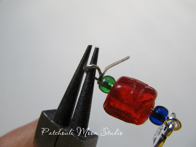 Patchouli Moon Studio~ Tutorial for Making a Zipper Pull With Beads & a Charm