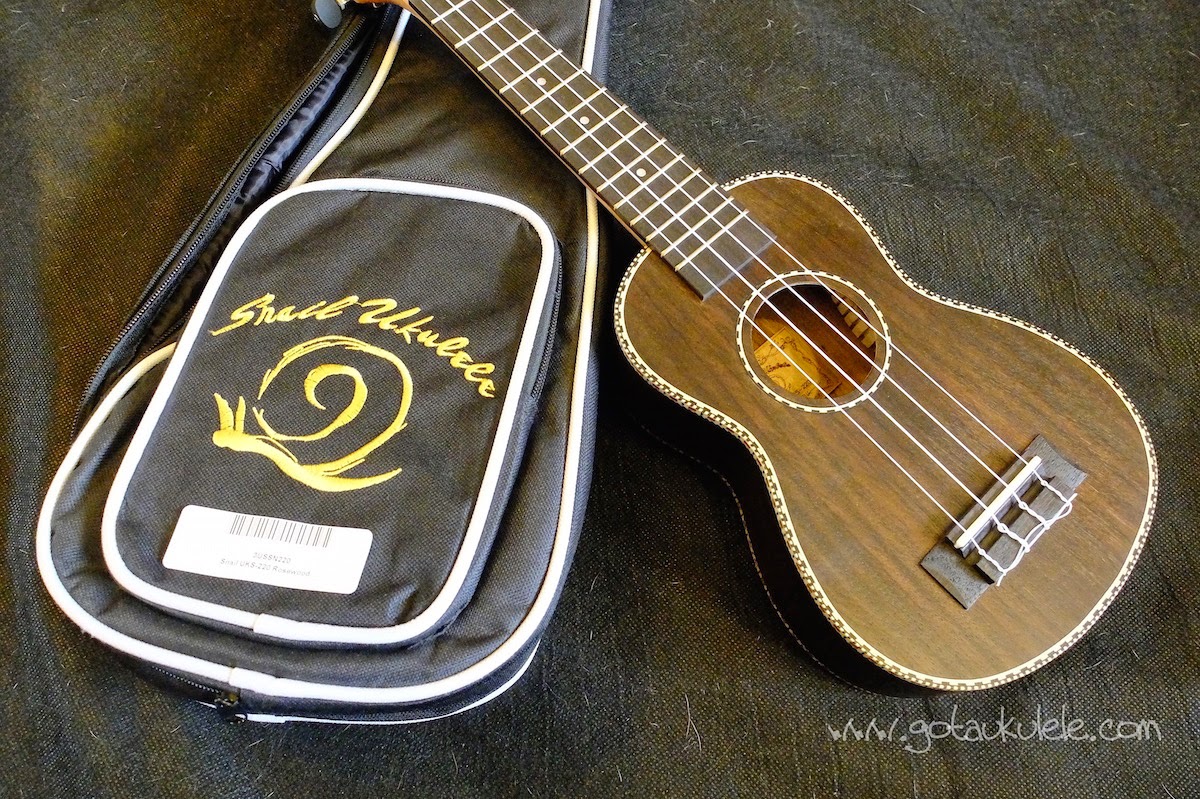 Snail UKS-220 Rosewood Soprano ukulele gig bag