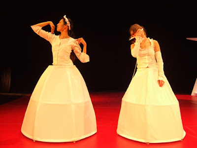 Ninika : Célia Thomas, Arantxa Lannes au théâtre Golovine Avignon OFF 2015