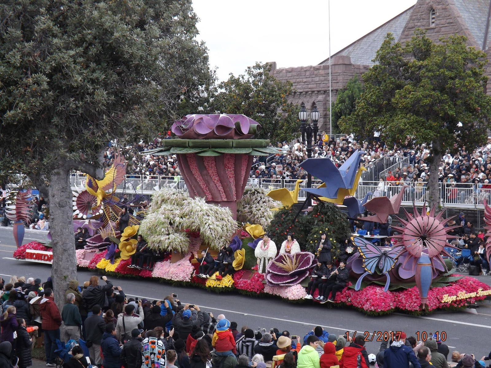 Up to Speed Rose Bowl Parade 2017 Floats