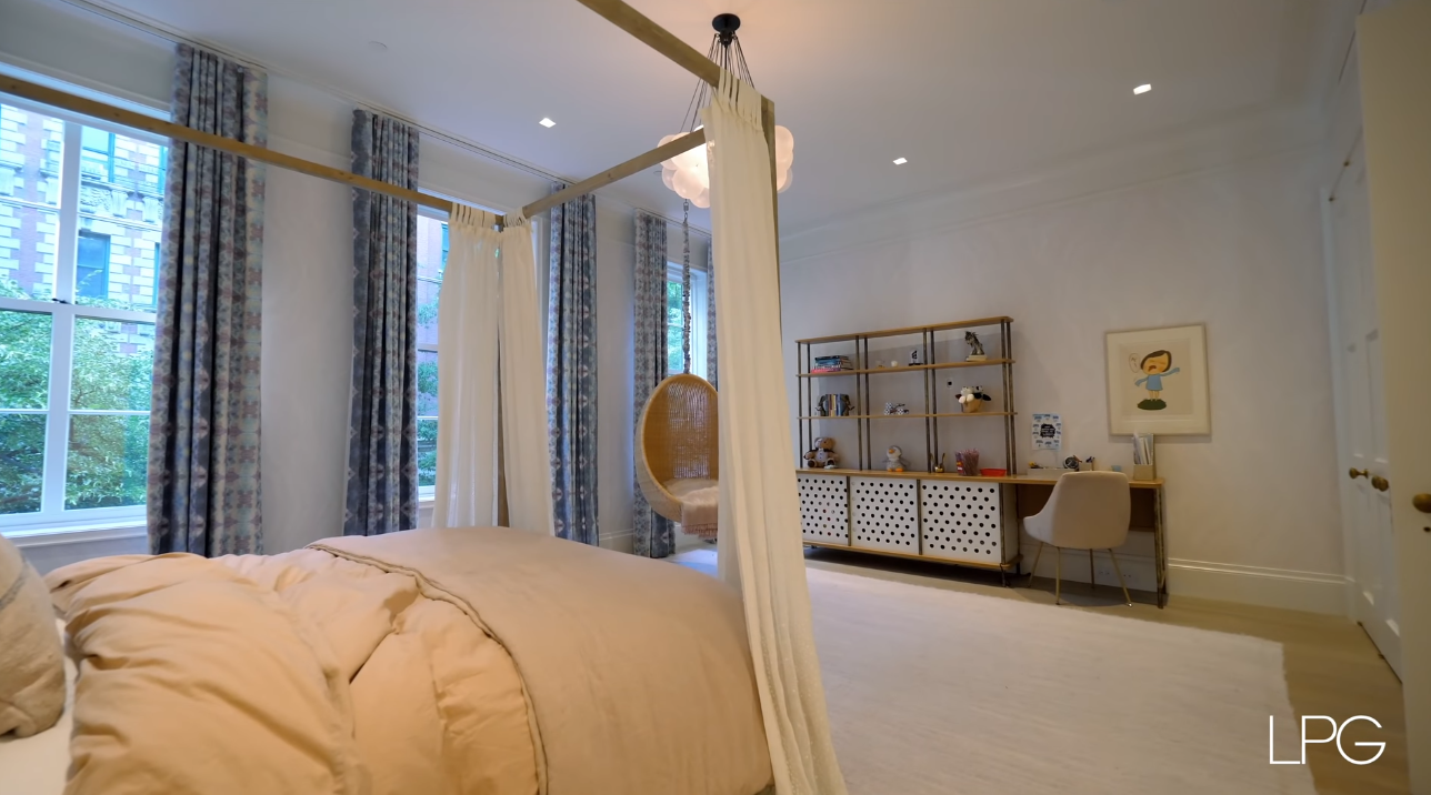 37 Photos vs. INSIDE the Top 3 BEST Manhattan, New York Townhouses | $20+ MILLION - Luxury Home & Interior Design Tour 37 Photos vs. INSIDE the Top 3 BEST Manhattan, New York Townhouses | $20+ MILLION - Luxury Home & Interior Design Tour