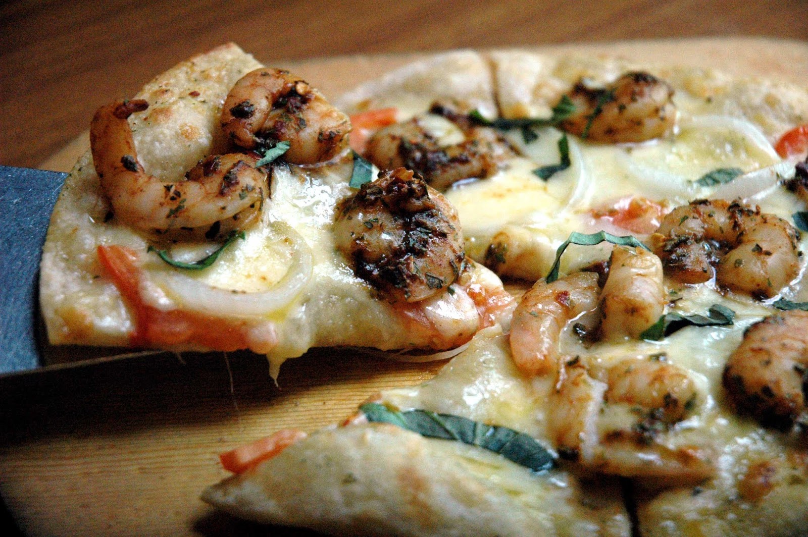 DUDE FOR FOOD Meatless Fridays The Louisiana Shrimp Pizza at Shakey's