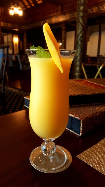 food blogger dubai thai benjarong dusit mango juice