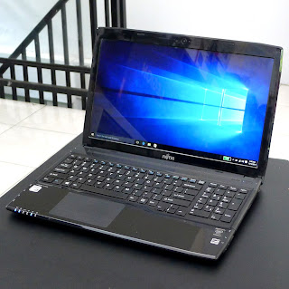 Laptop Gaming Fujitsu AH544 Core i7 Di Malang