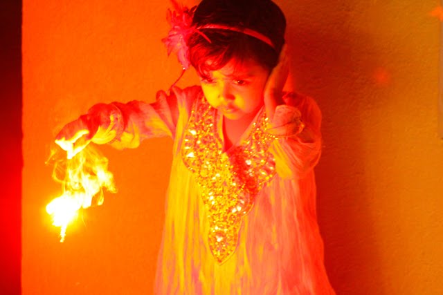 Anju_ enjoying diwali festival...but some scared............!!