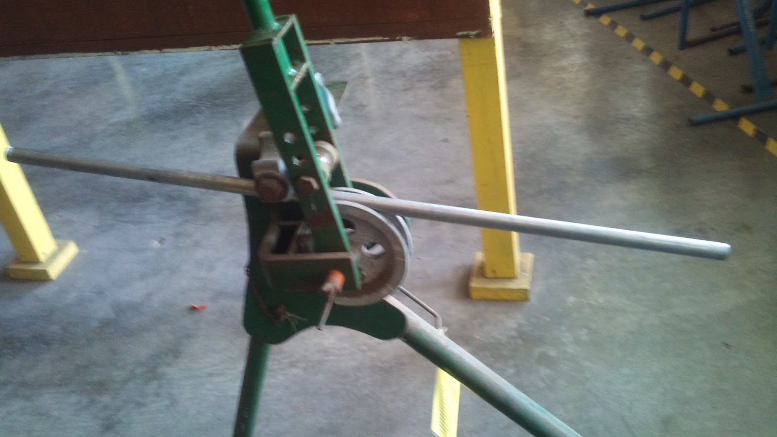 The World Through Electricity How to bend 45°and 90° on conduit