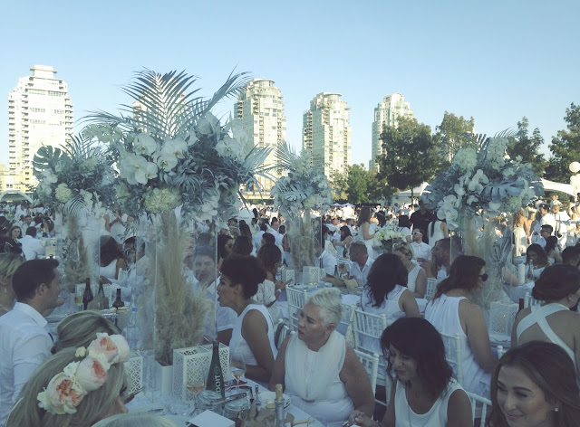 Diner en Blanc Vancouver 2016 at the Concord Pacific Diner en Blanc Vancouver 2016 at the Concord Pacific