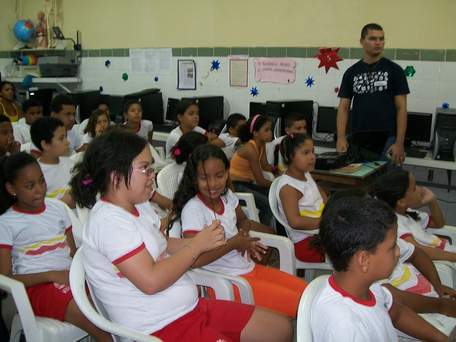 Construindo Pasárgada ESCOLA EMIDIO DANTAS BARRETO SANTO AMARO