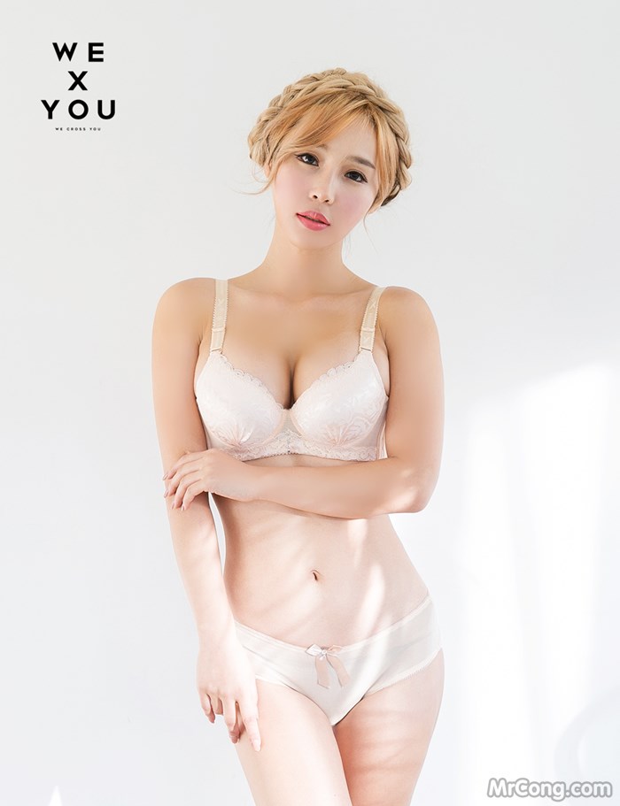 Beautiful Lee Ji Na shows off a full bust with underwear (176 pictures)