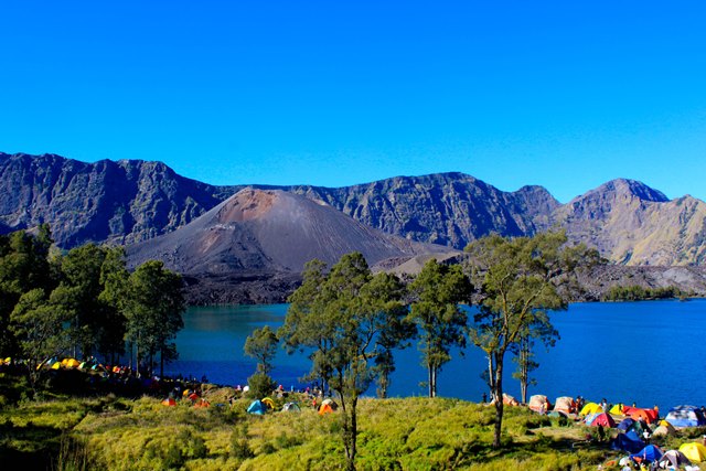 tempat wisata populer di indonesia keindahan taman nasional gunung rinjani lombok propinsi nusa tempat wisata populer di indonesia keindahan taman nasional gunung rinjani lombok propinsi nusa